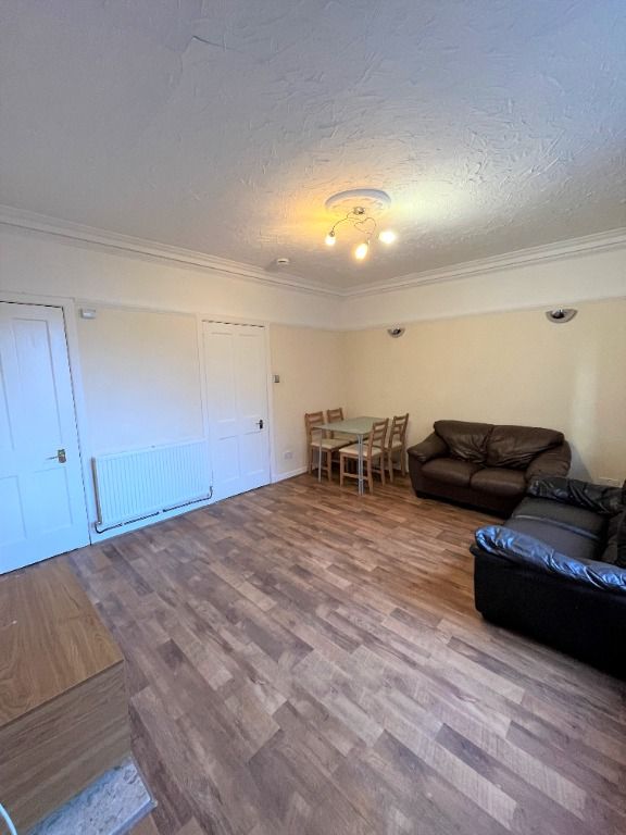 Property photo 2 of 11 Photo 2