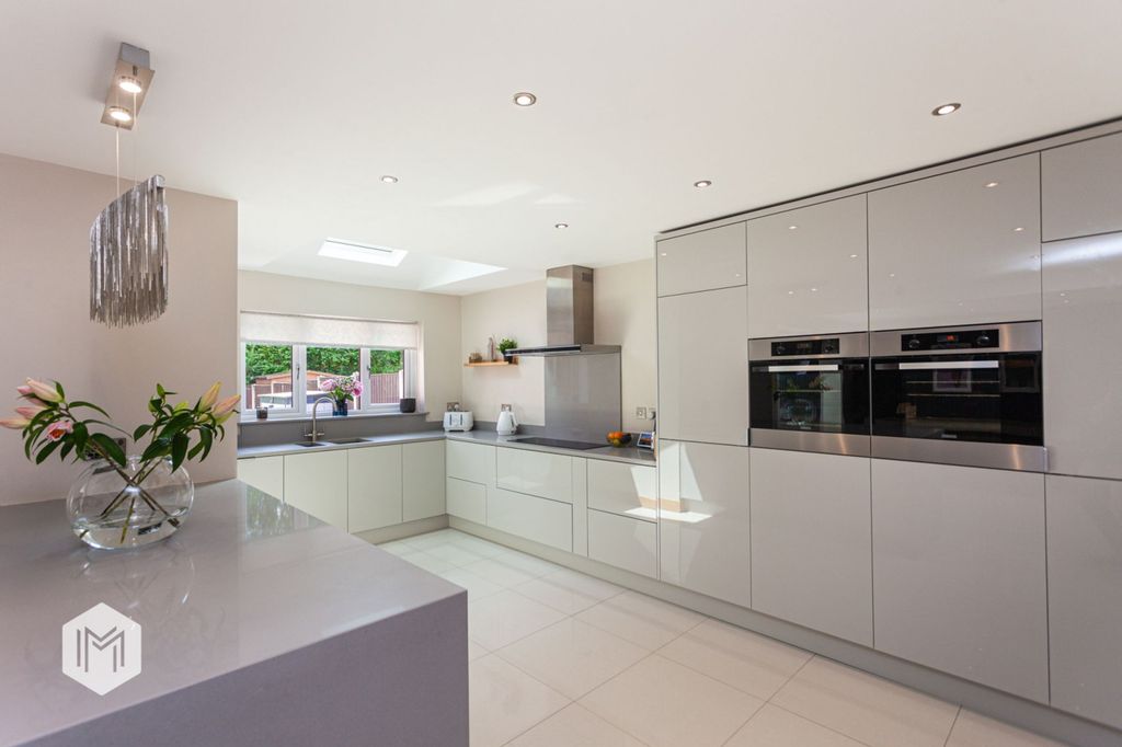 Property photo 3 of 43 Picture No. 09