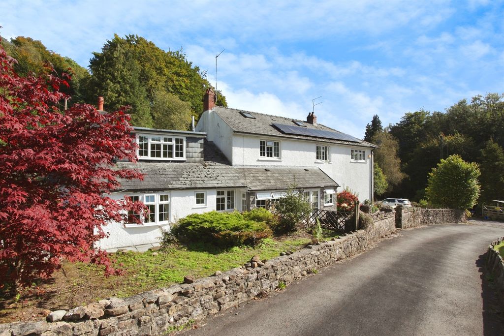 Property photo 1 of 28