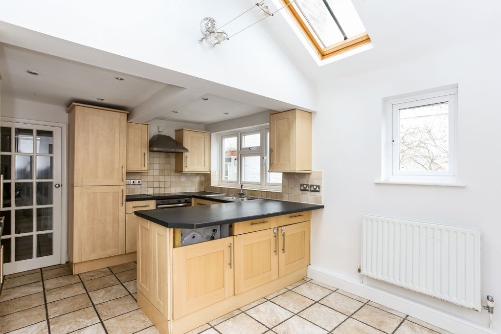 Property photo 3 of 25