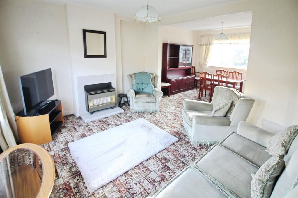 Property photo 3 of 14 Lounge/Diner