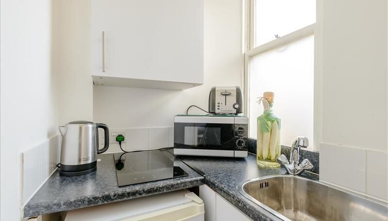 Property photo 3 of 9 Kitchen