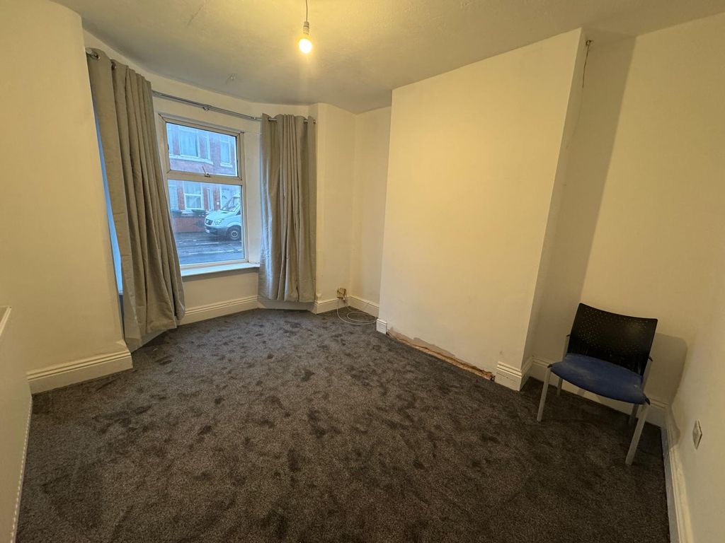 Property photo 2 of 8 View