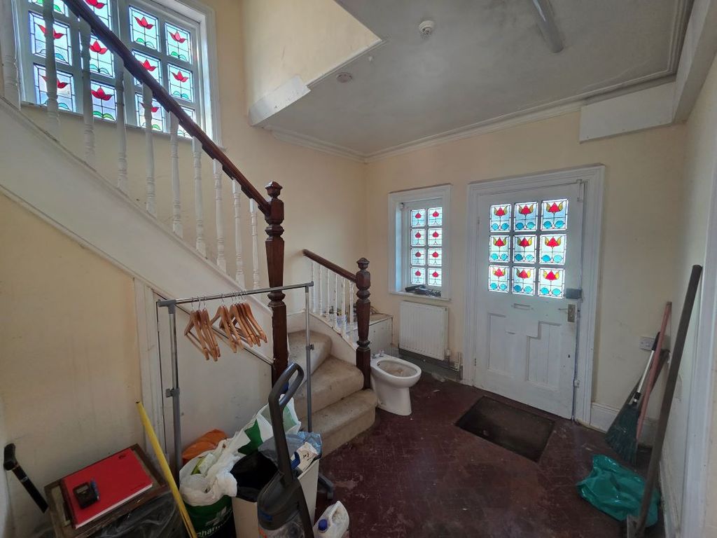 Property photo 3 of 45