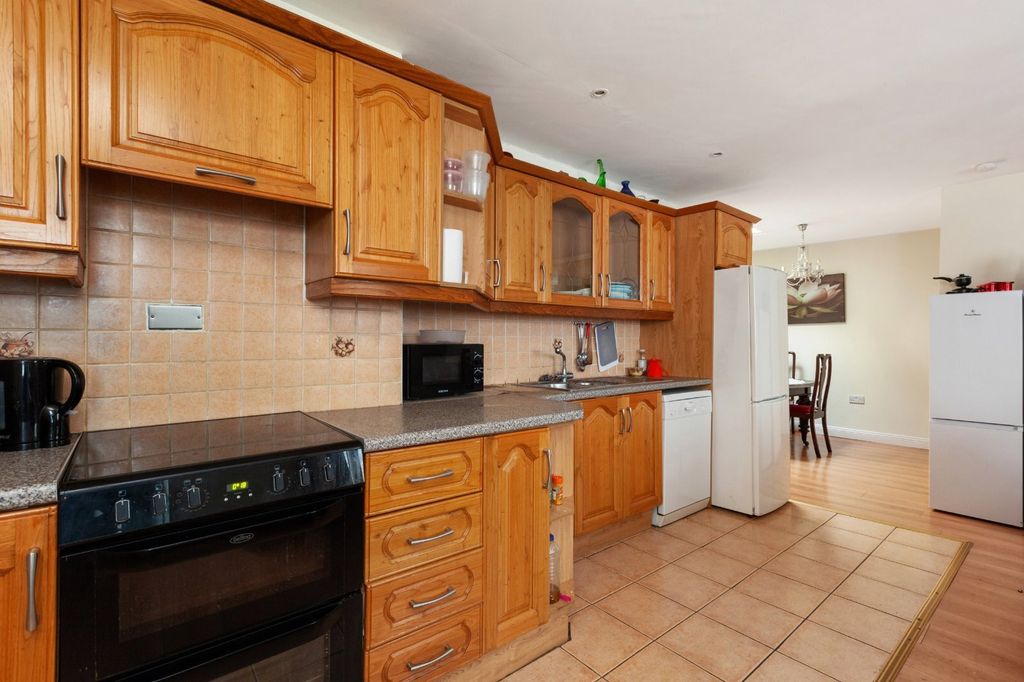 Property photo 3 of 20 Picture No. 09