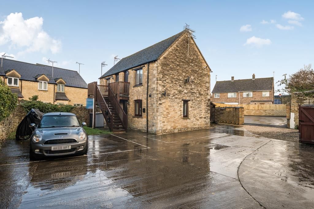 Property photo 1 of 11 External View