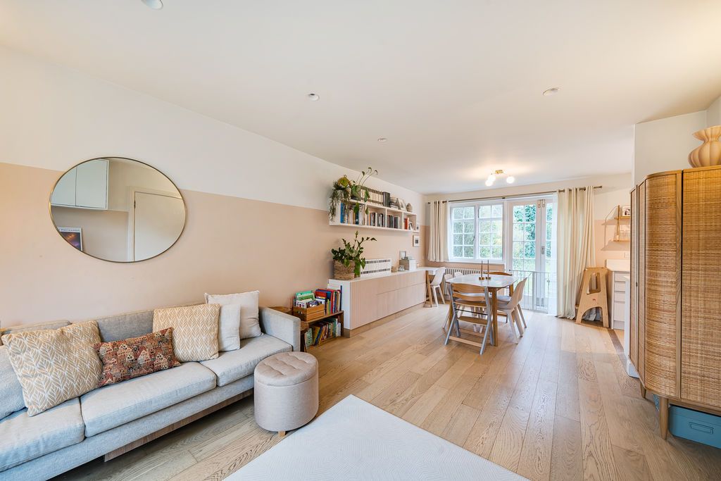 Property photo 2 of 11 Photo 8