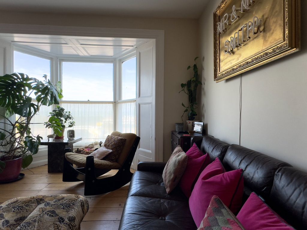 Property photo 2 of 37