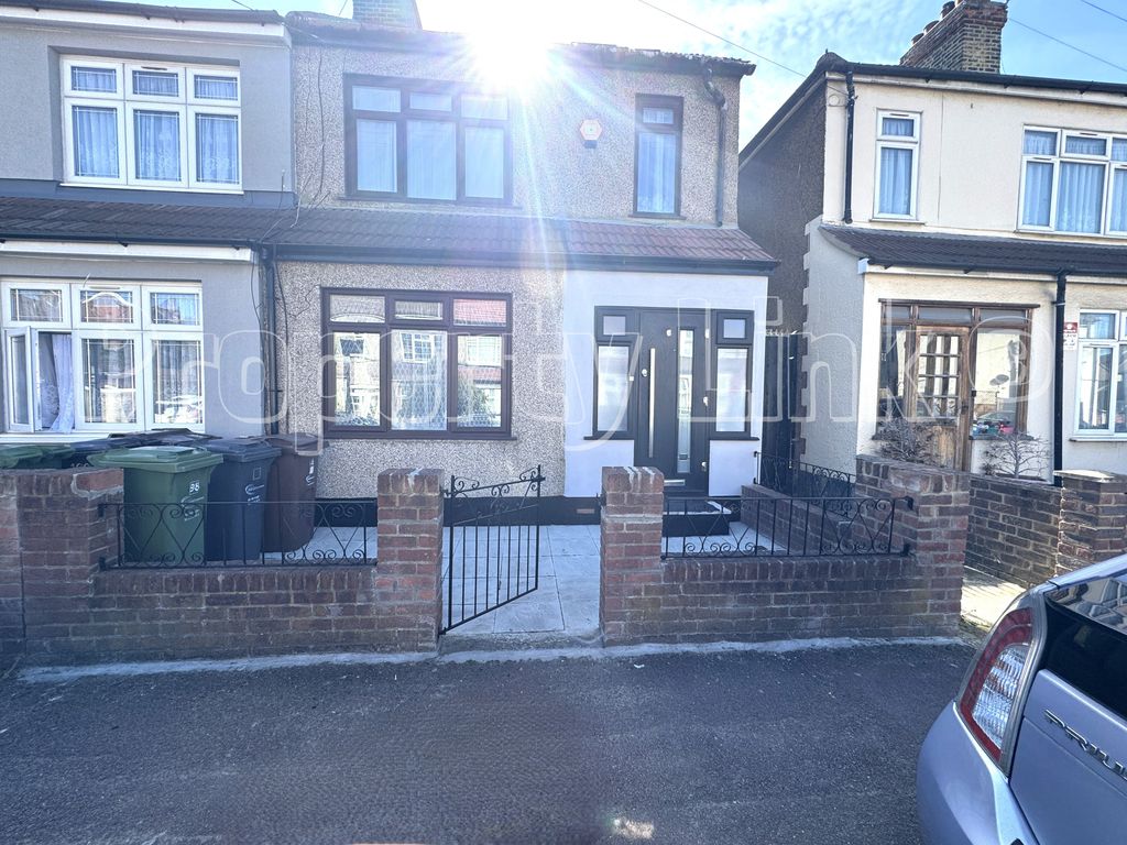 Property photo 2 of 51