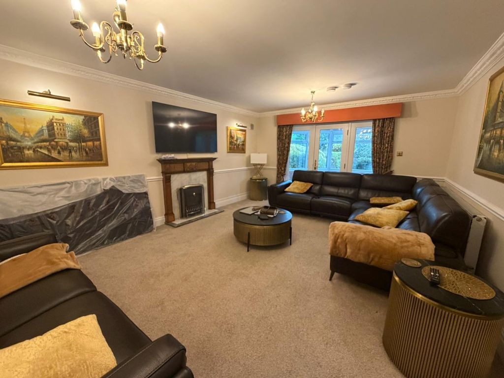 Property photo 3 of 21