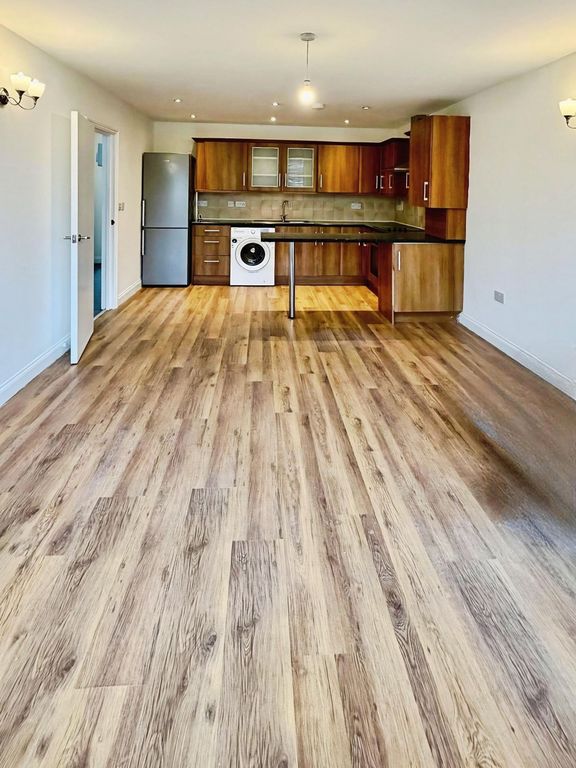 Property photo 2 of 8