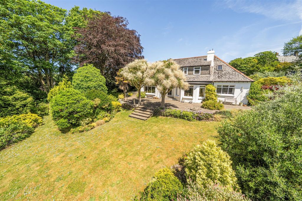 Property photo 1 of 42