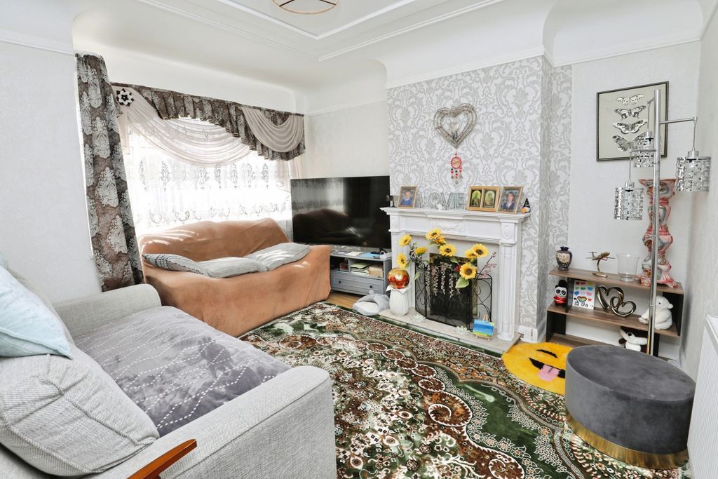Property photo 3 of 16 3