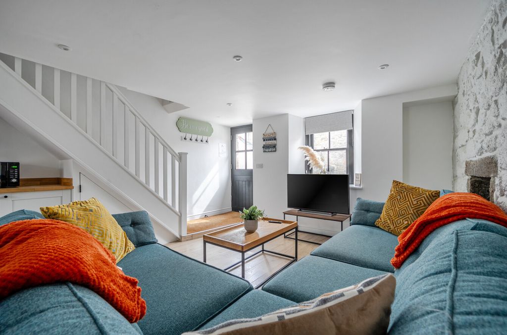 Property photo 2 of 23 1456829-9-6A02042...