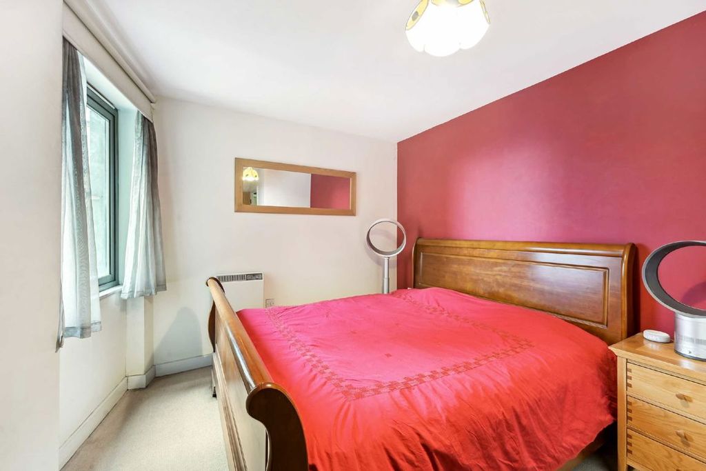 Property photo 3 of 4