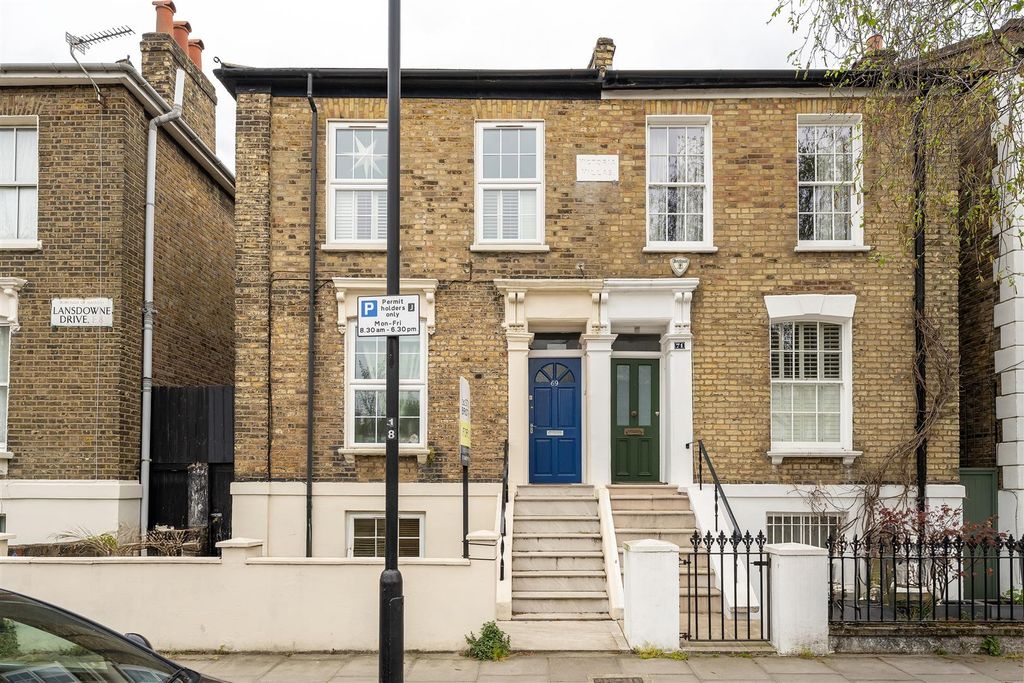 Property photo 1 of 22 Lansdowne Drive, E8