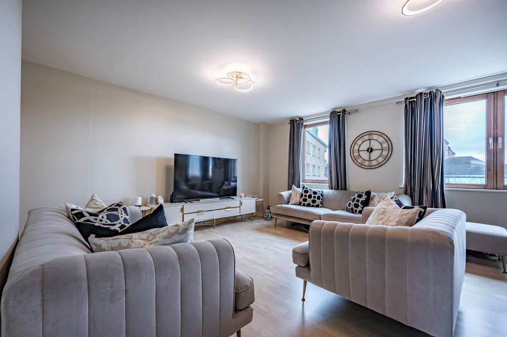 Property photo 3 of 26