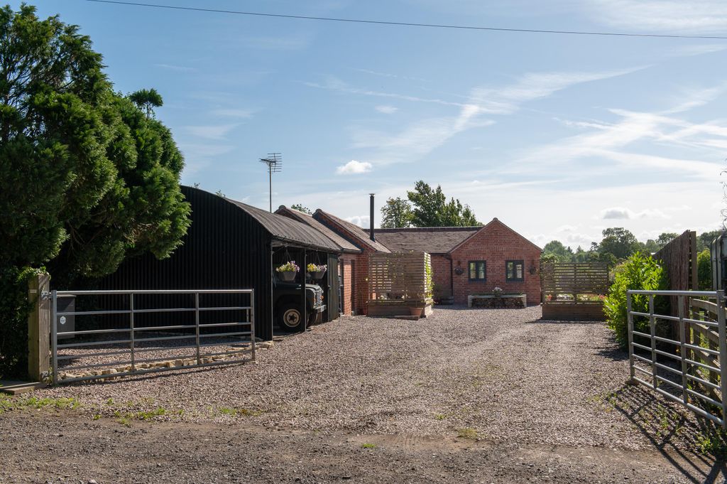 Property photo 2 of 25 Image