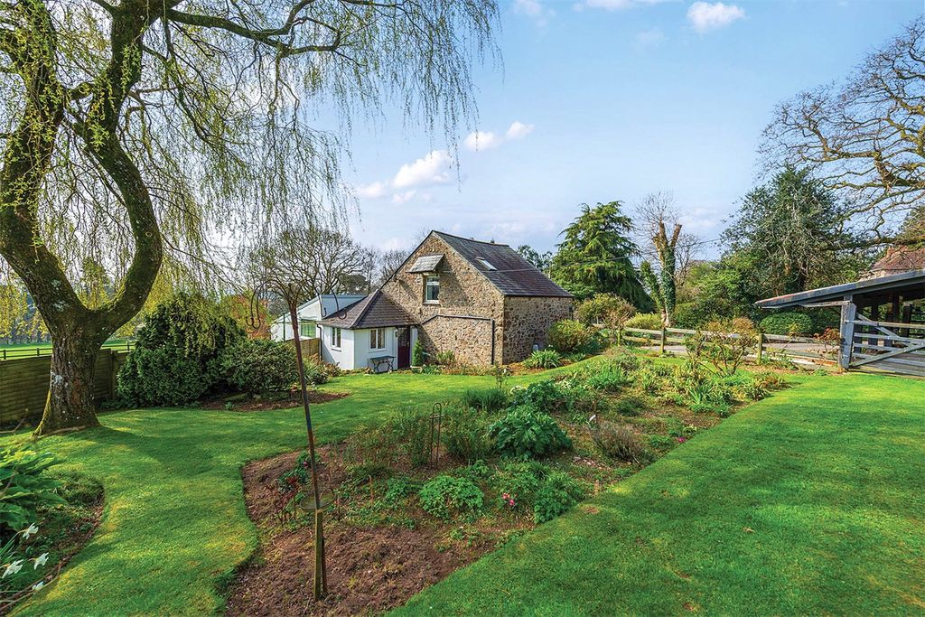 Property photo 2 of 30 Picture No. 18