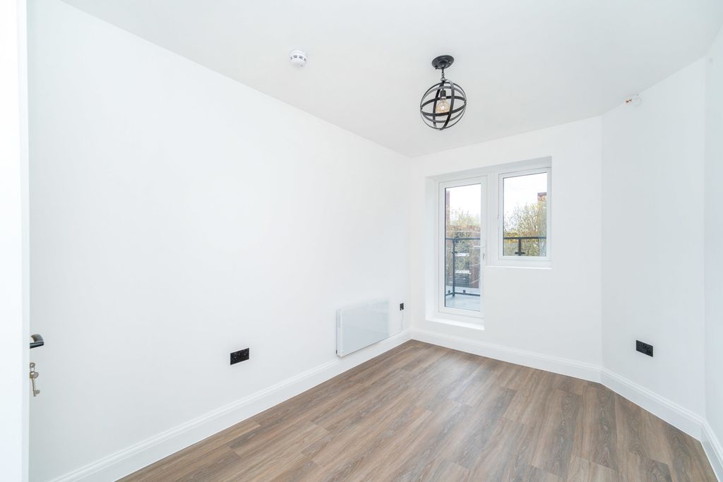 Property photo 3 of 18 Pbox-Img.Jpg