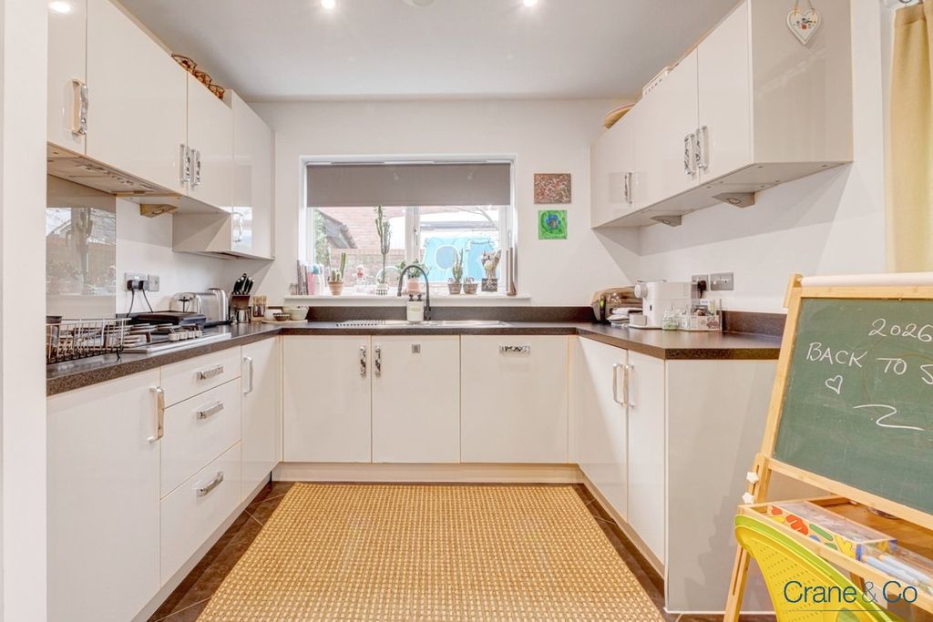 Property photo 2 of 31