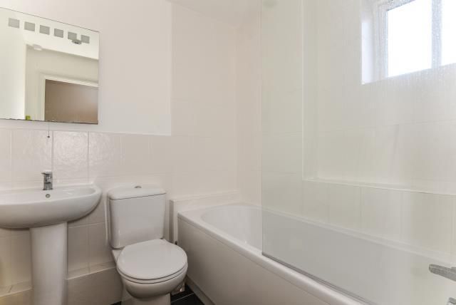 Property photo 3 of 6 Bathroom