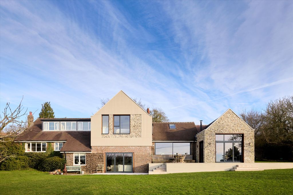 Property photo 1 of 15 Image