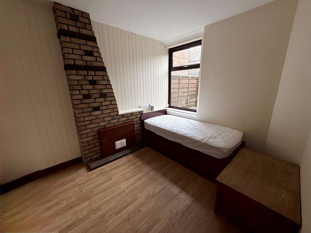 Property photo 1 of 4