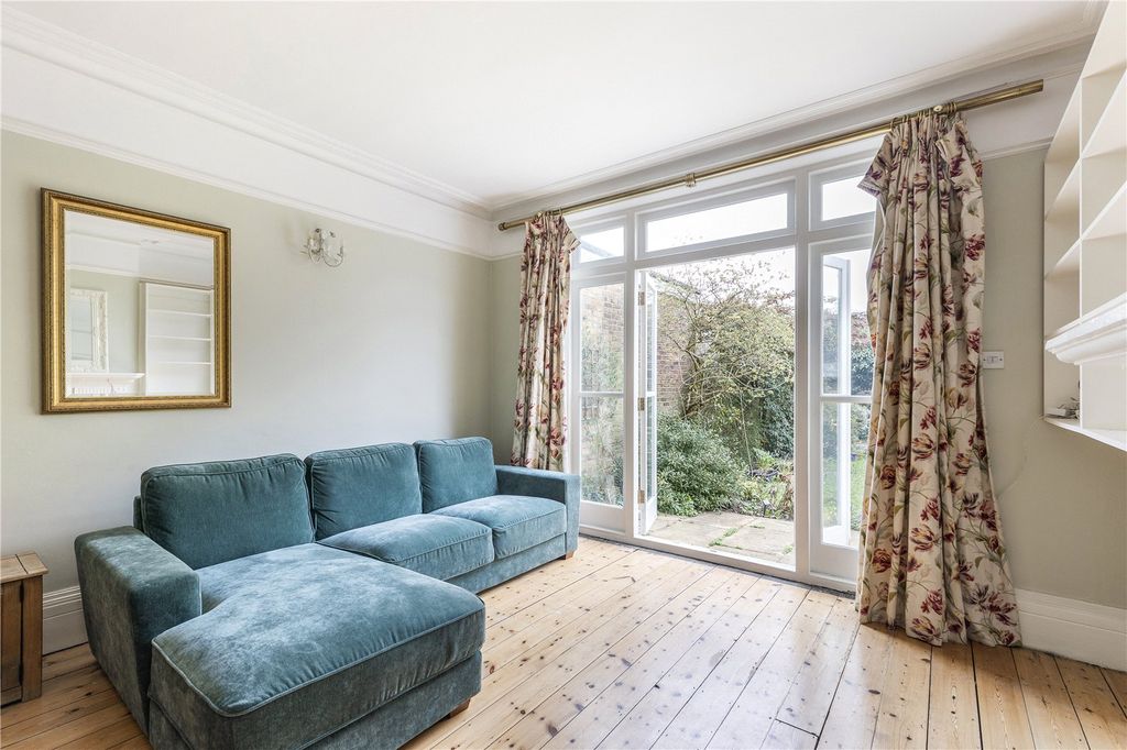 Property photo 3 of 12 Reception