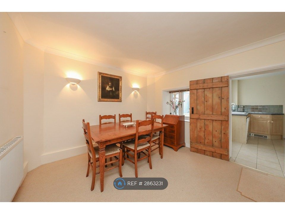 Property photo 3 of 24