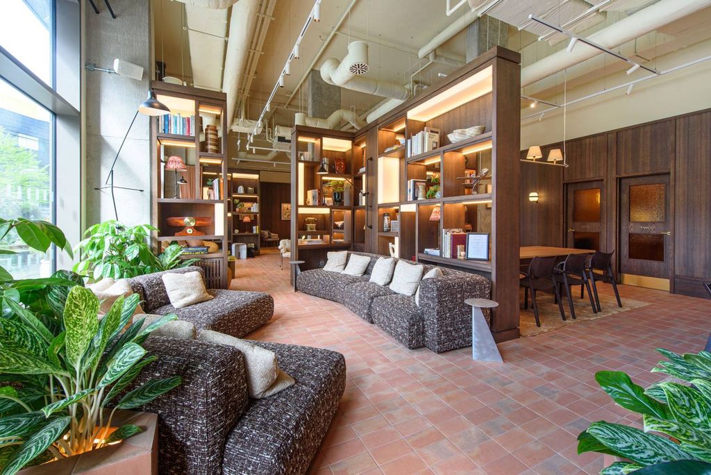 Property photo 2 of 28