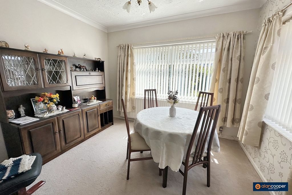 Property photo 3 of 14 4380864
