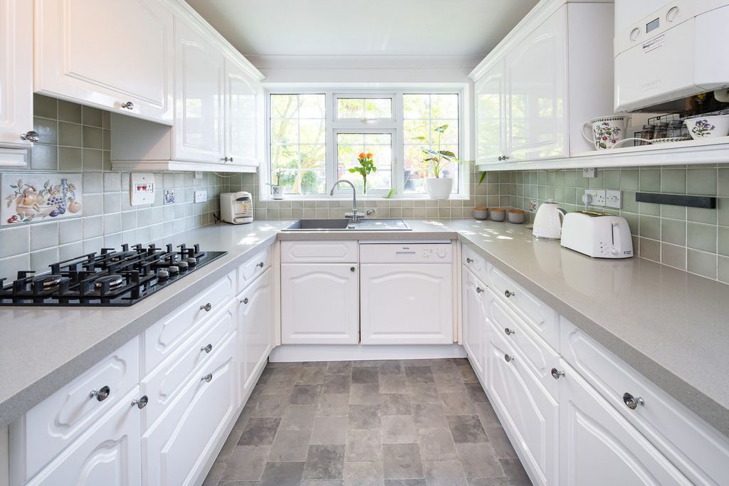 Property photo 3 of 15