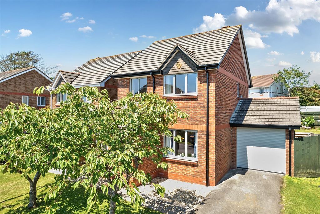 Property photo 2 of 16