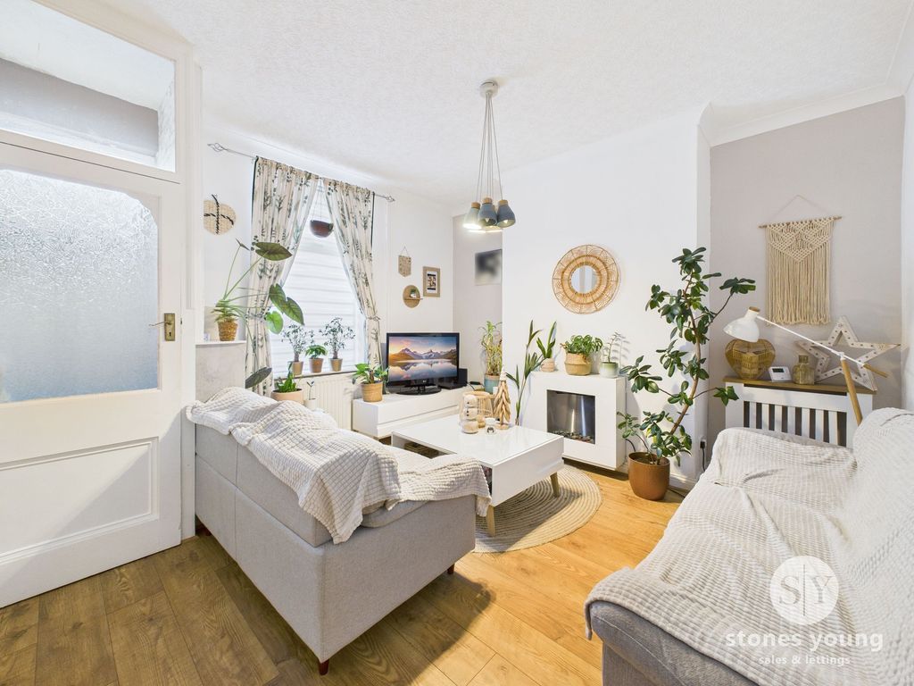 Property photo 3 of 15