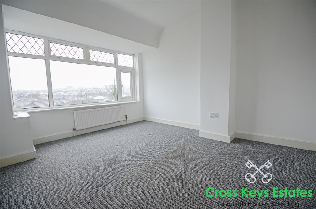 Property photo 2 of 17 Bedroom 1