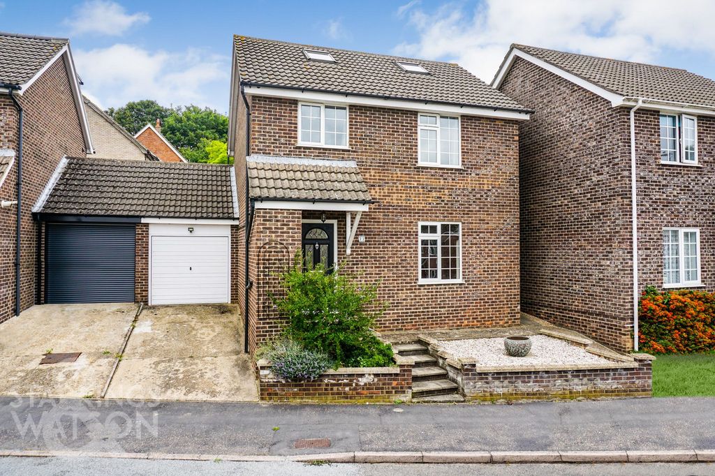 Property photo 1 of 18