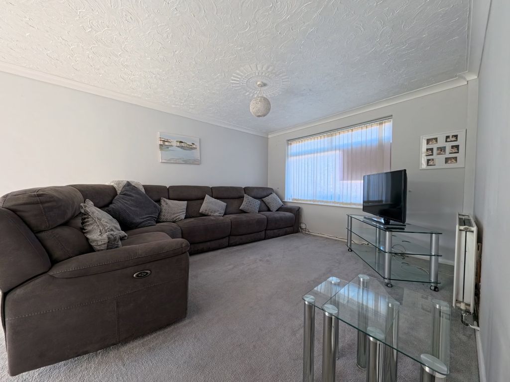 Property photo 2 of 31