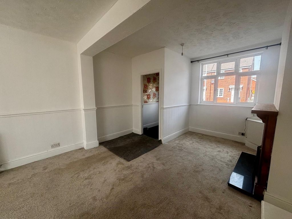 Property photo 2 of 17 Balcony