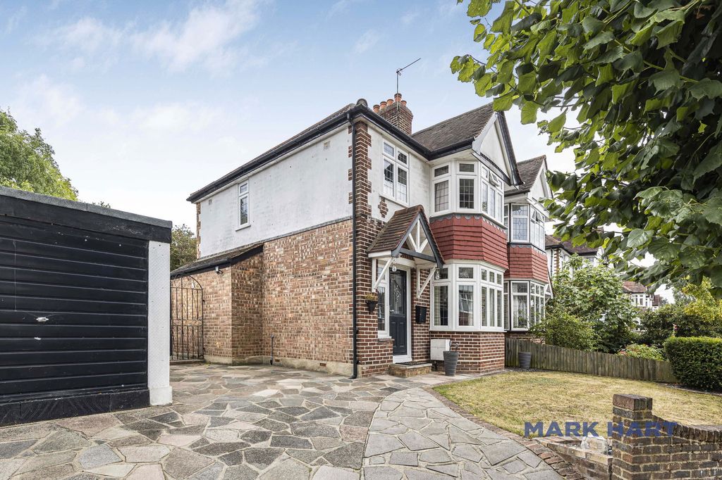 Property photo 1 of 18