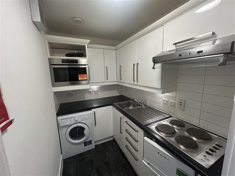 Property photo 3 of 7 Modern Fitted Kitchen With Integrated Appliances...