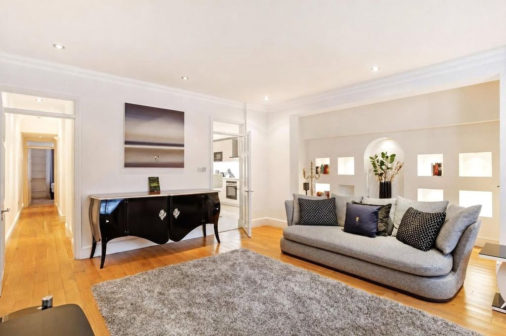 Property photo 3 of 12 Reception Room