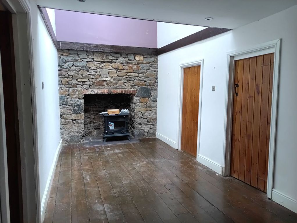 Property photo 3 of 28