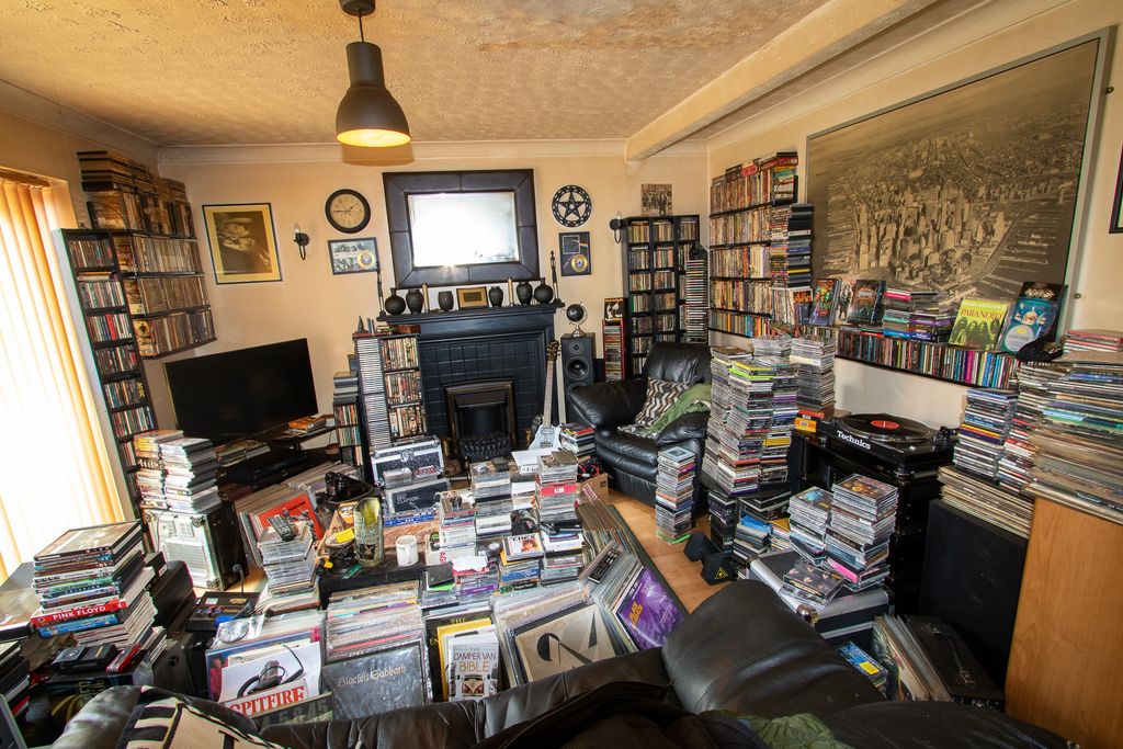Property photo 3 of 12
