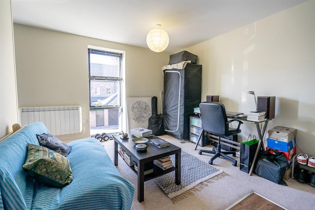 Property photo 3 of 6