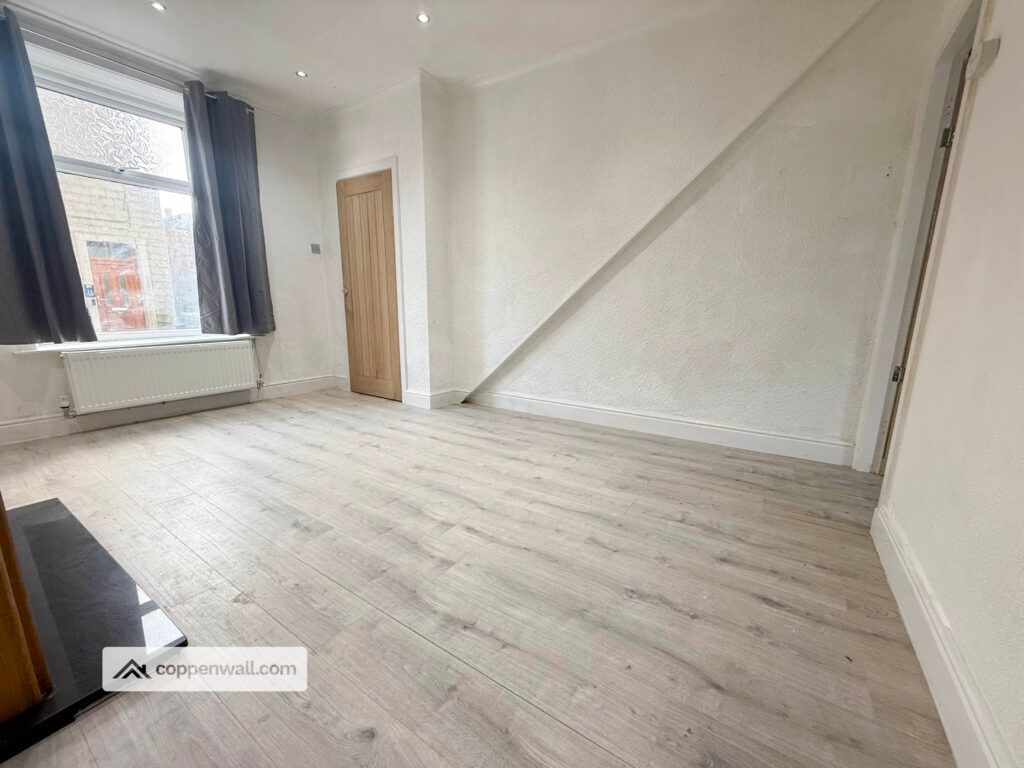 Property photo 3 of 28