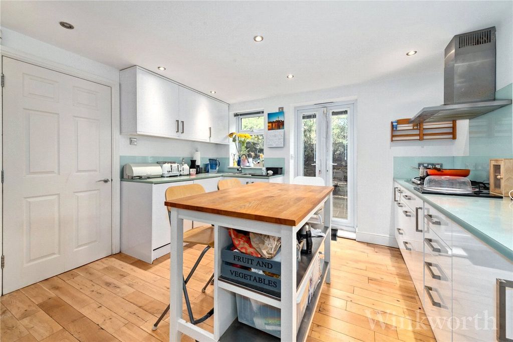 Property photo 2 of 14 Picture No. 12