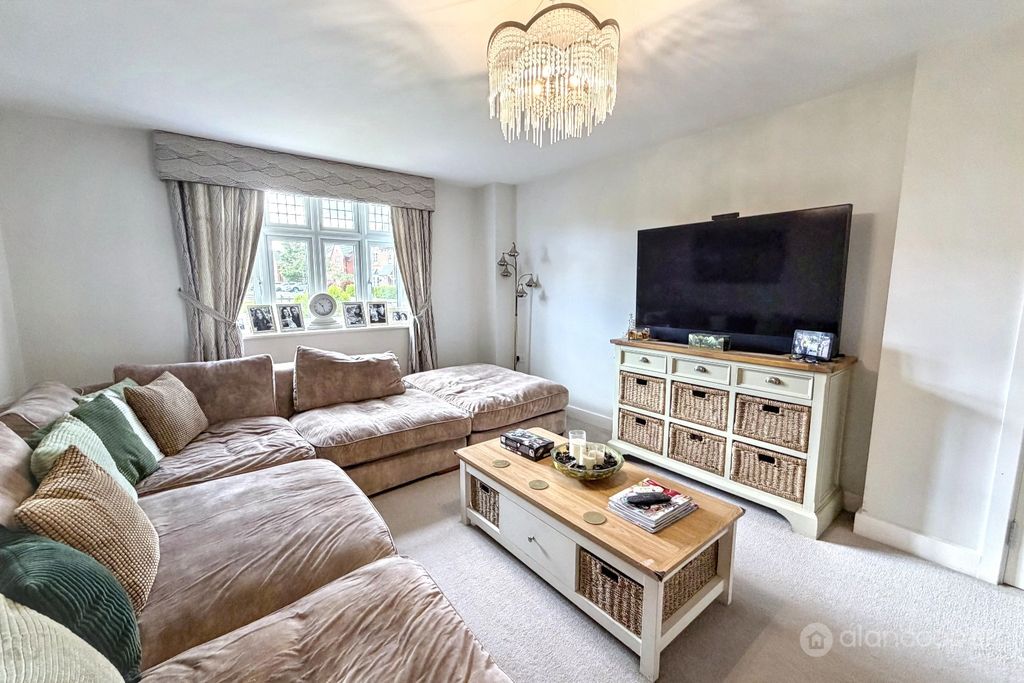 Property photo 2 of 26 5154813