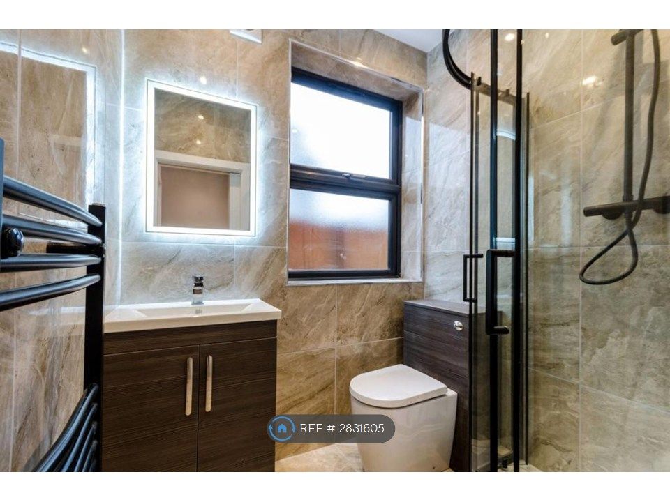 Property photo 2 of 9 Bathroom