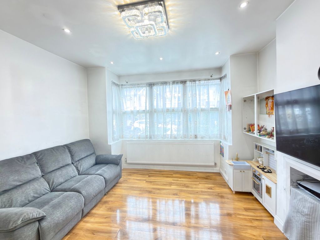 Property photo 2 of 9